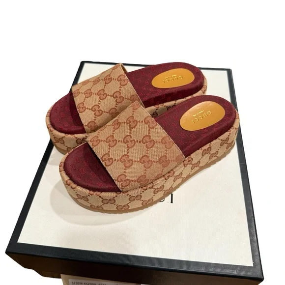 NWT Gucci Women's Beige and Burgundy Platform Mules - Picture 2 of 7